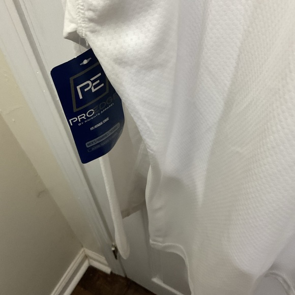 University of Kentucky Wildcats Quarter Zip - Picture 5 of 6